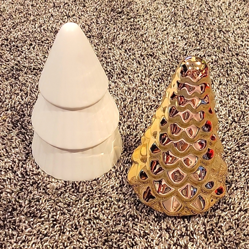 🦩 3 for $25 NWT set of ceramic Christmas 🎄 trees